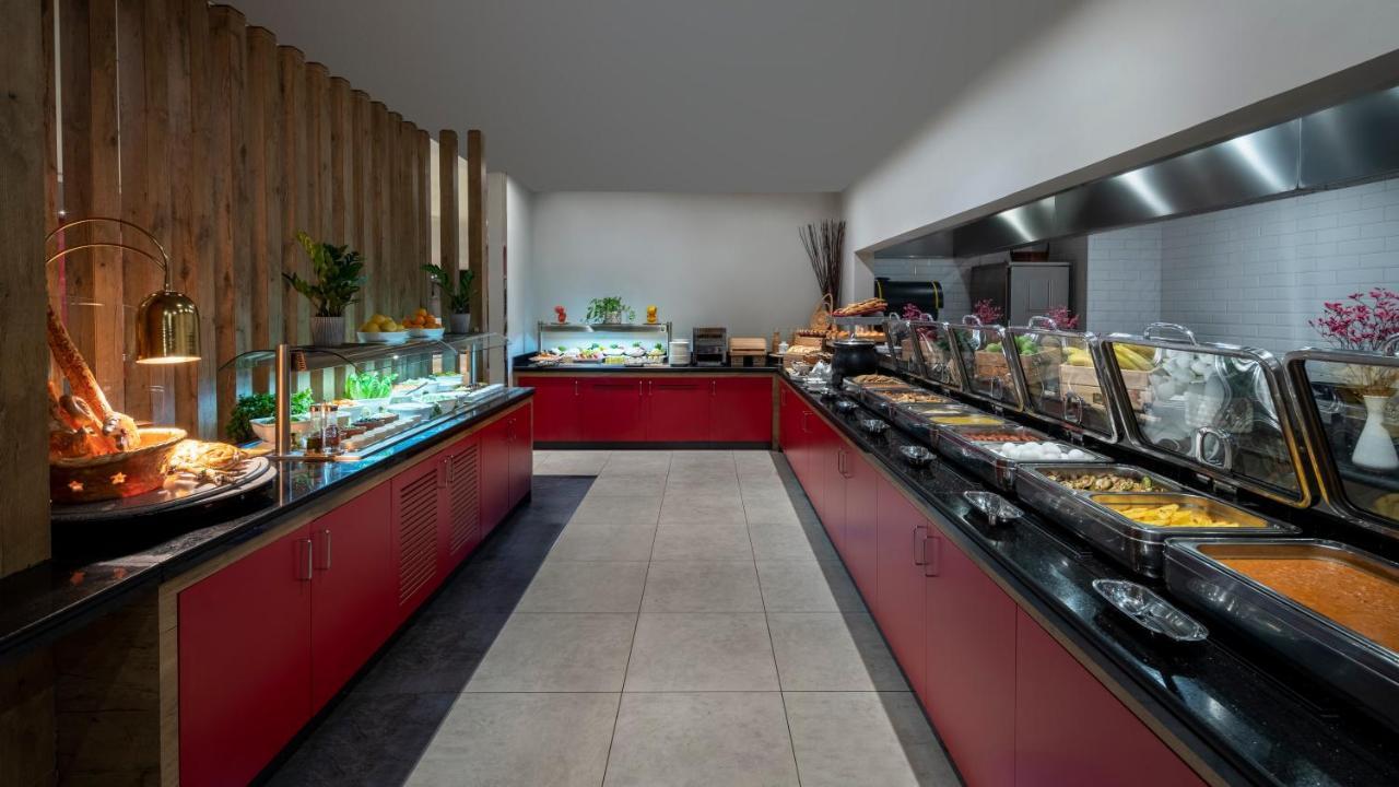 Ibis Jeddah Malik Road Hotel Екстериор снимка