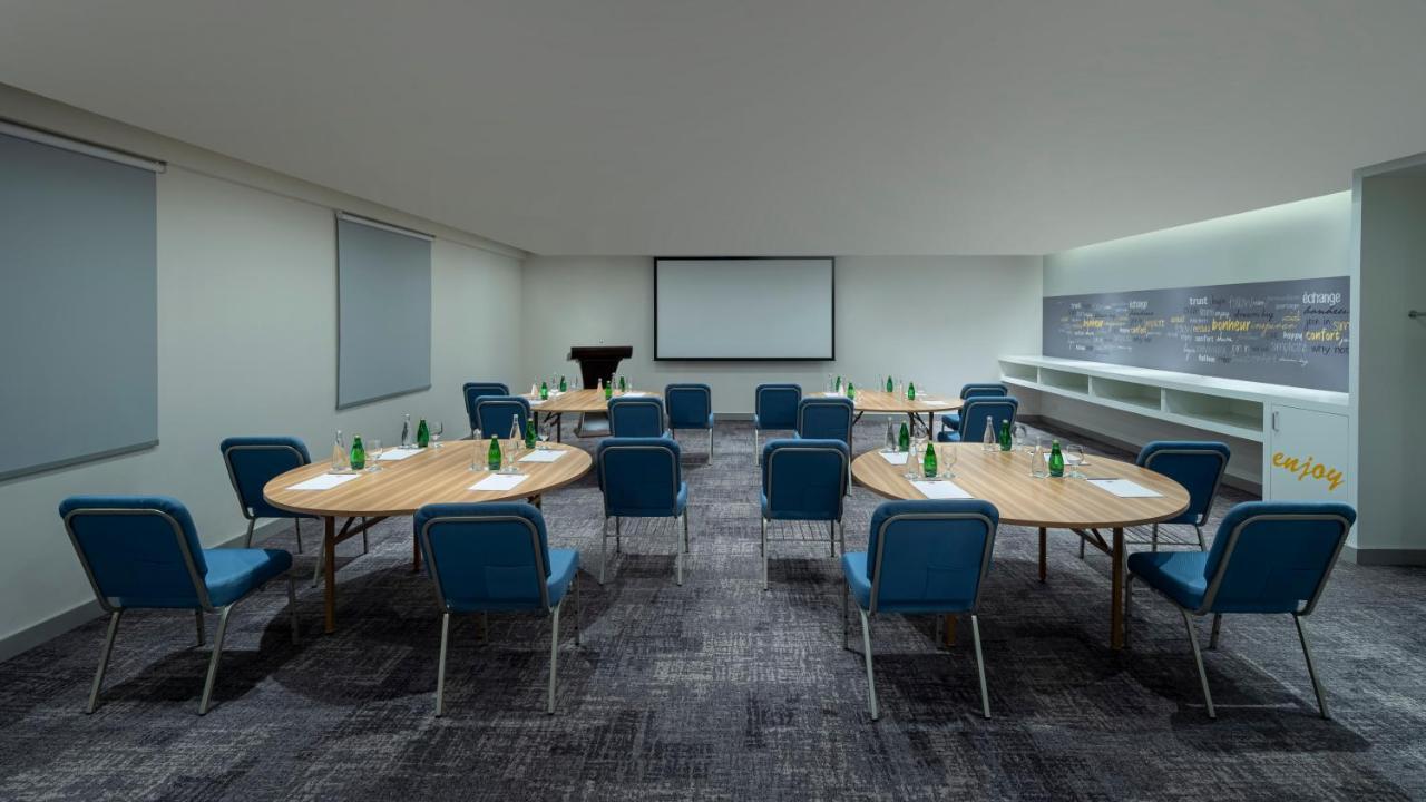 Ibis Jeddah Malik Road Hotel Екстериор снимка