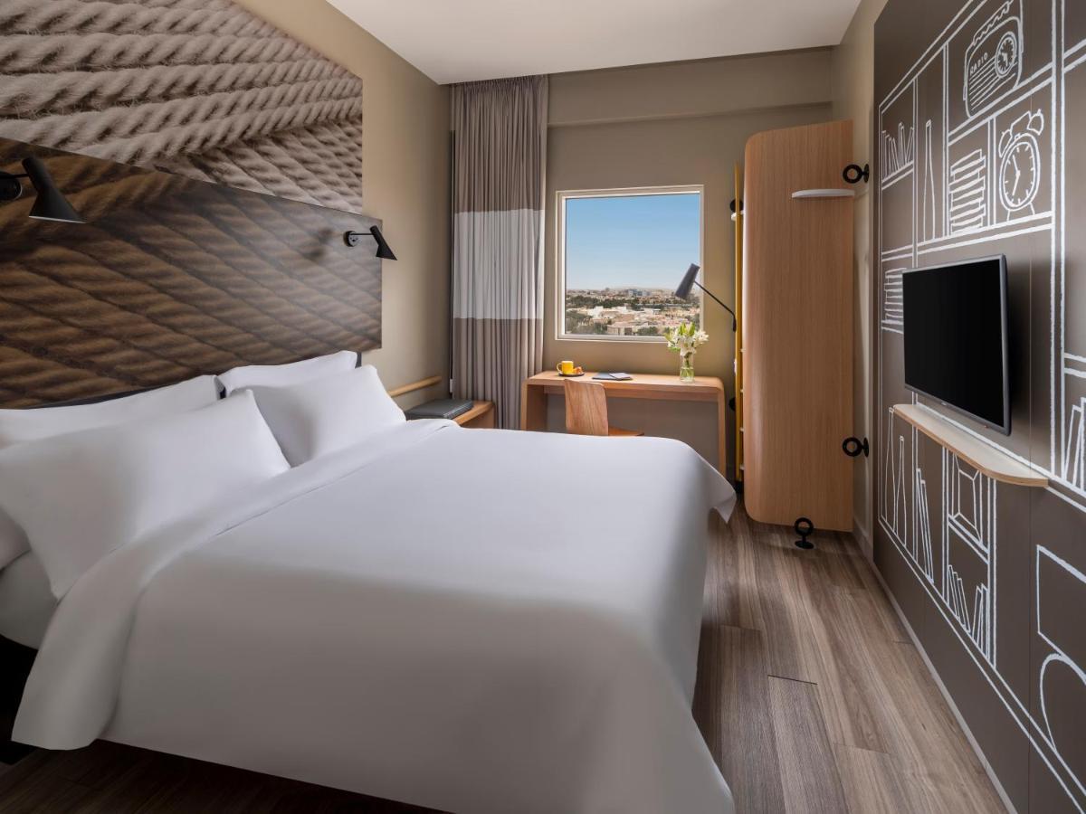 Ibis Jeddah Malik Road Hotel Екстериор снимка