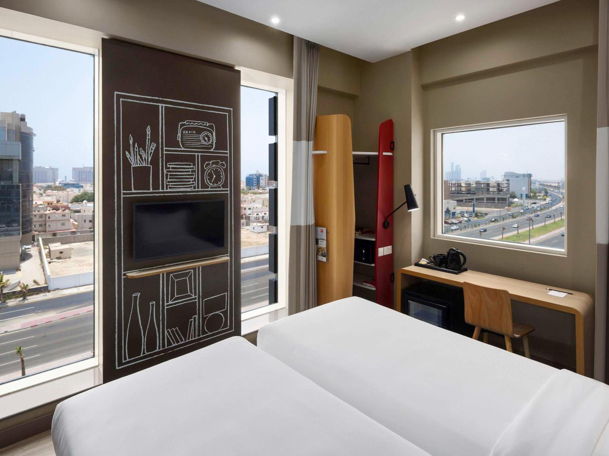 Ibis Jeddah Malik Road Hotel Екстериор снимка