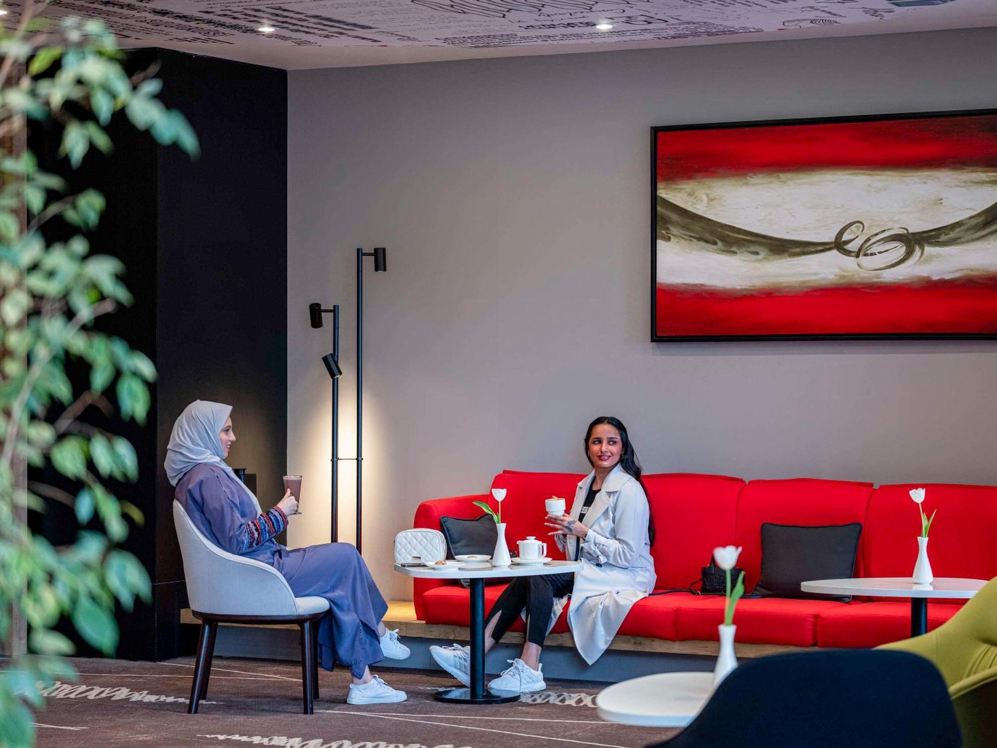 Ibis Jeddah Malik Road Hotel Екстериор снимка