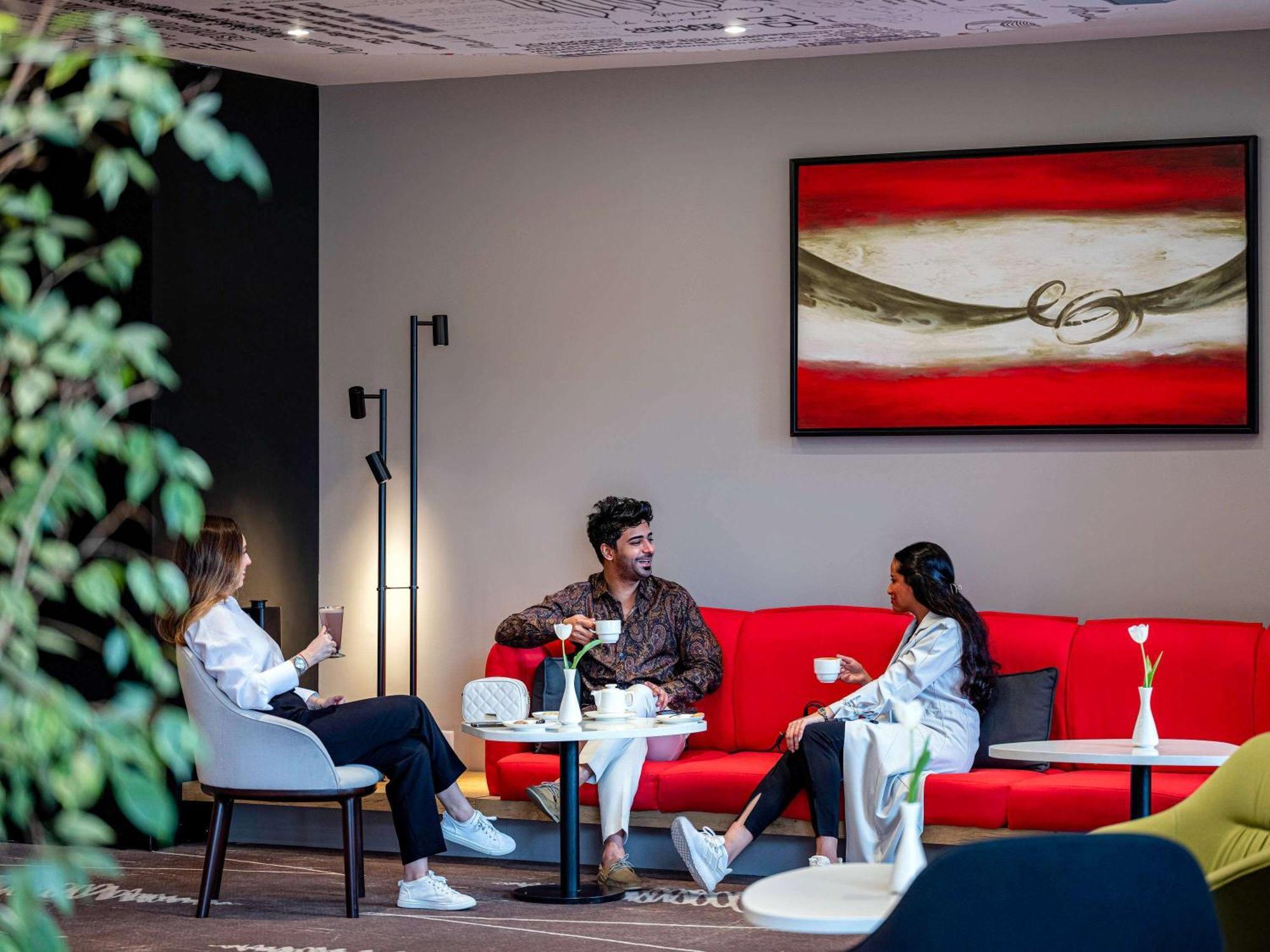 Ibis Jeddah Malik Road Hotel Екстериор снимка
