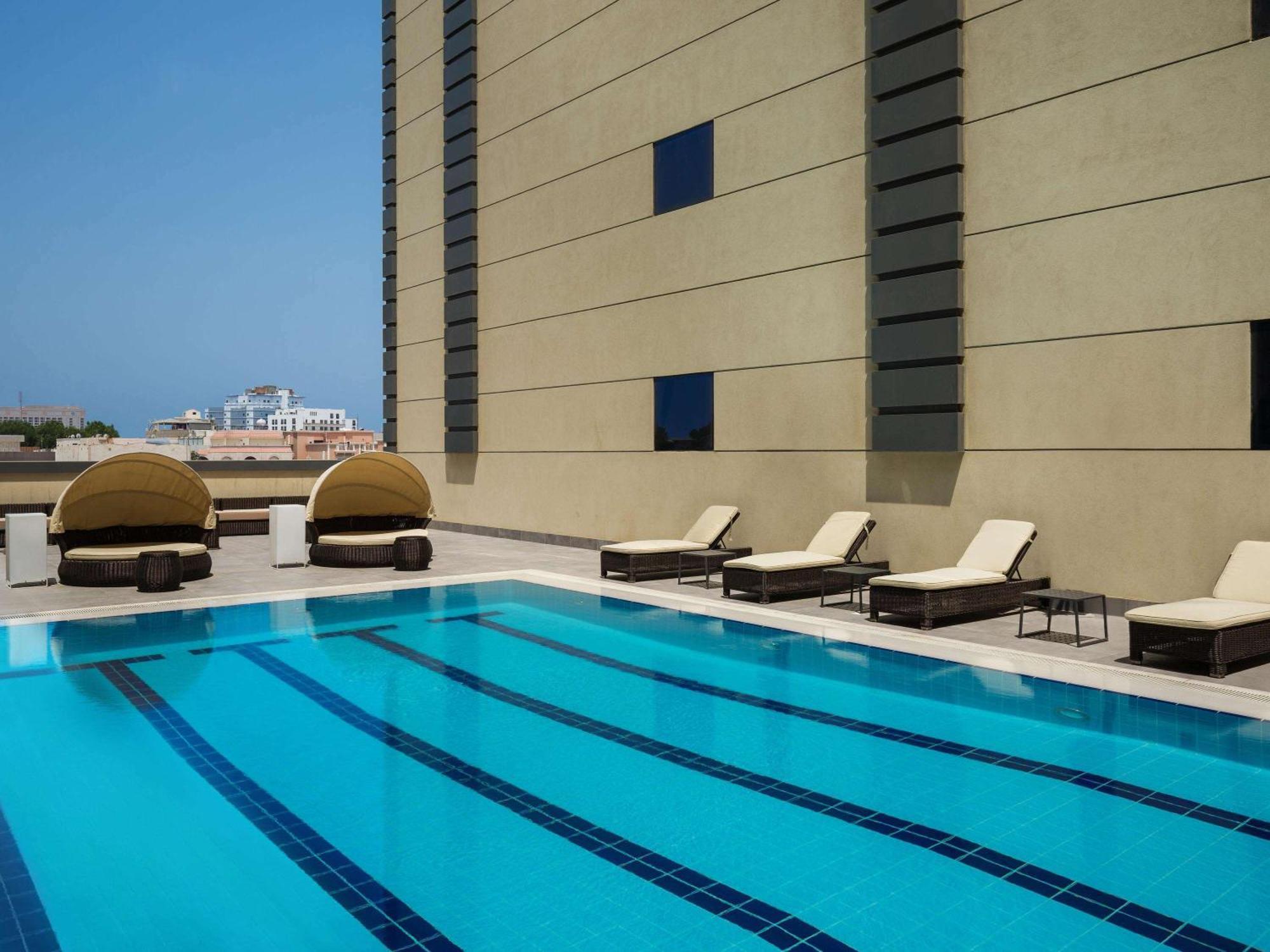 Ibis Jeddah Malik Road Hotel Екстериор снимка