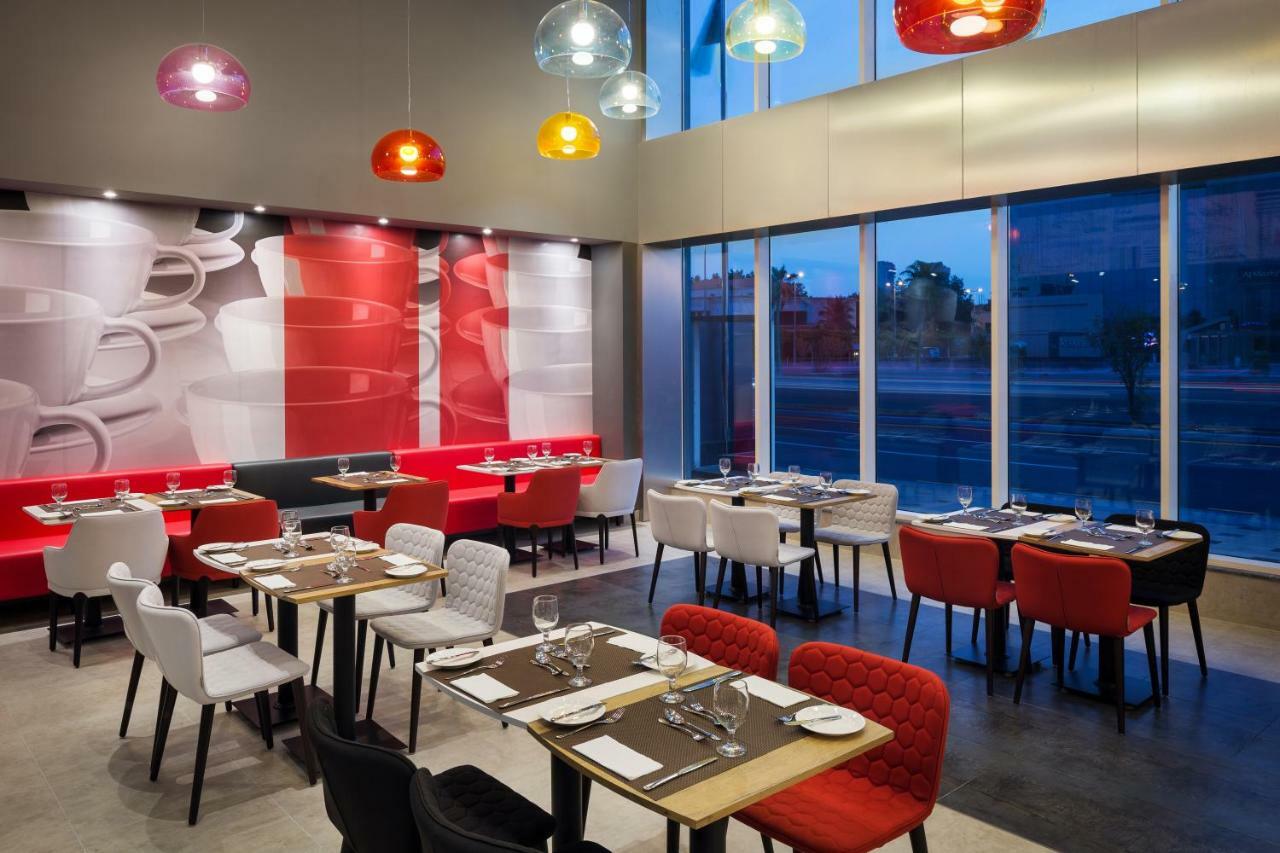Ibis Jeddah Malik Road Hotel Екстериор снимка
