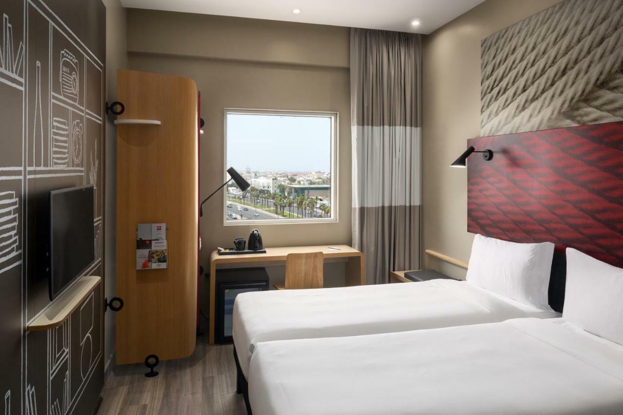 Ibis Jeddah Malik Road Hotel Екстериор снимка